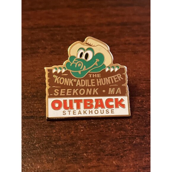 Outback Steakhouse Seekonk Massachusetts The “Konk”adile Hunter Lapel Hat Pin - Picture 1 of 3